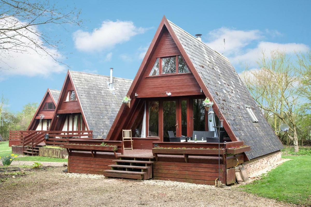 Water Lodge *